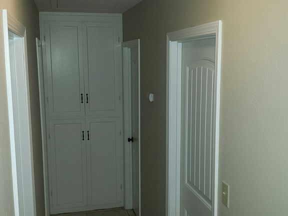 4th image of 241 Flowerdale Ln