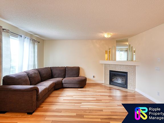 3rd image of 44 Bridlewood Gdns SW