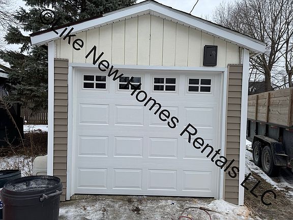 2nd image of 527 Fletcher St