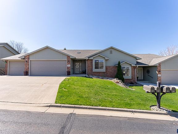 2nd image of 2309 W Brook Haven Pl