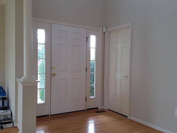 3rd image of 20010 Farmingdale Ct