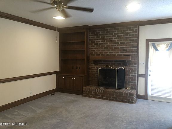 5th image of 3912 Hampton Dr