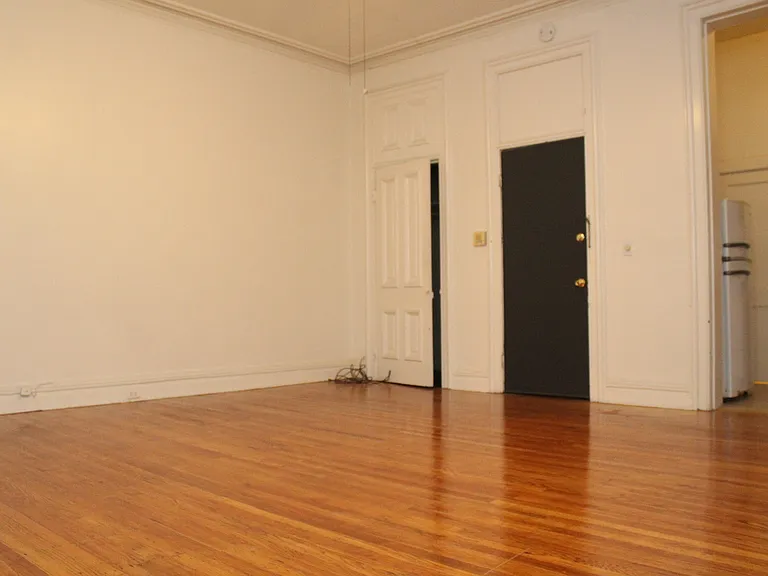 1218 Saint Paul St — Photo 2