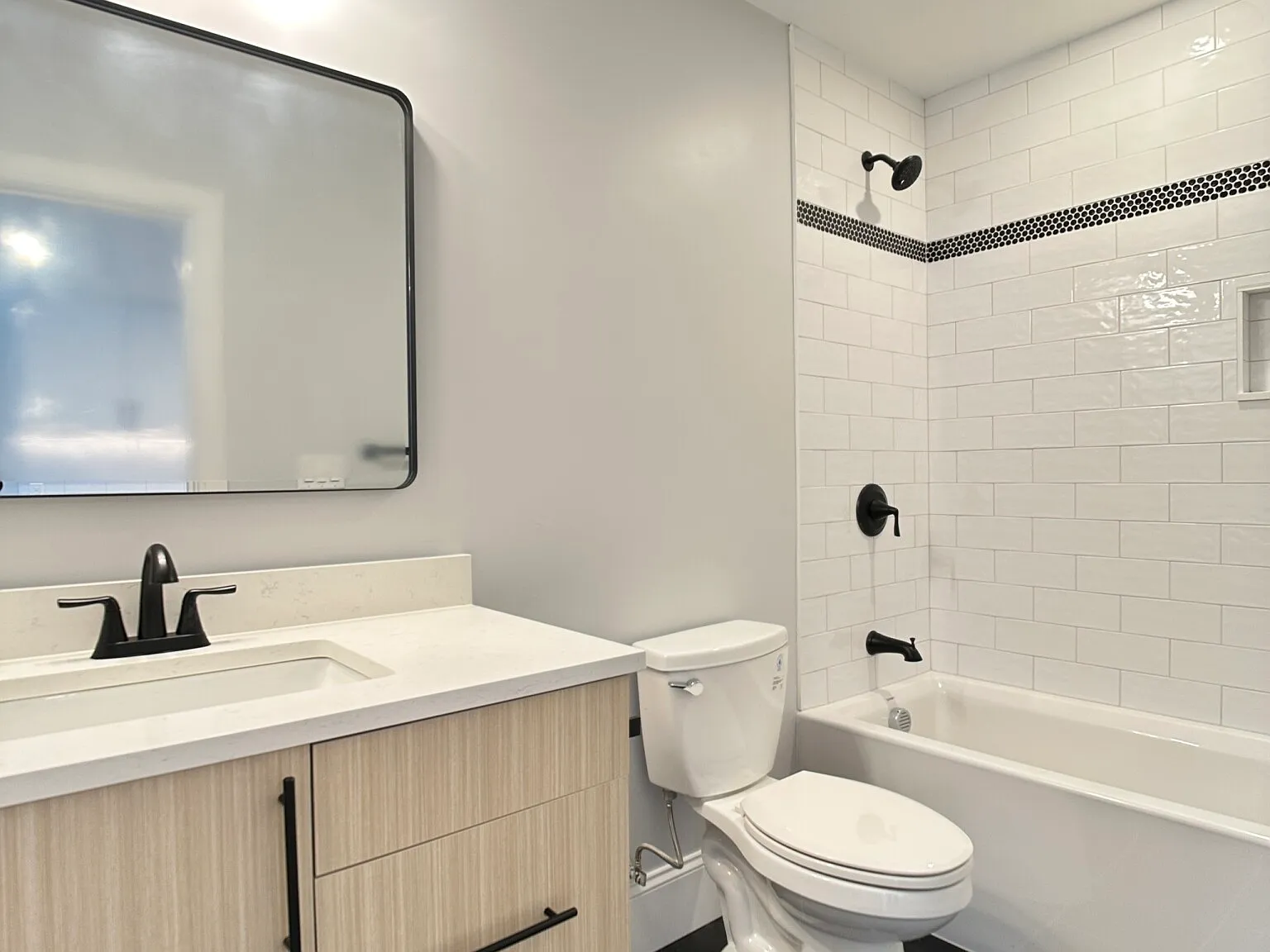2 bed, 1150 sqft, $3,400 — Photo 2
