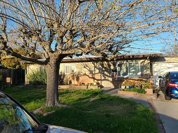 2nd image of 2481 Fernandez Dr
