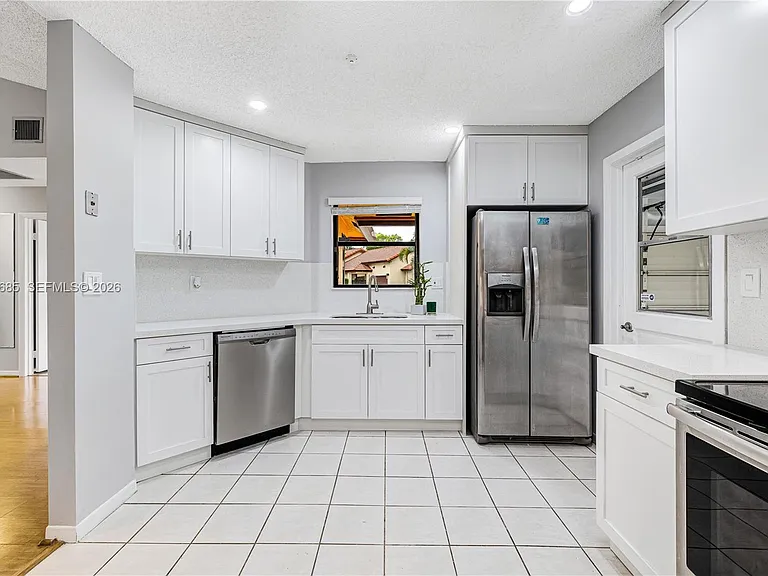 11301 SW 4th St — Photo 9