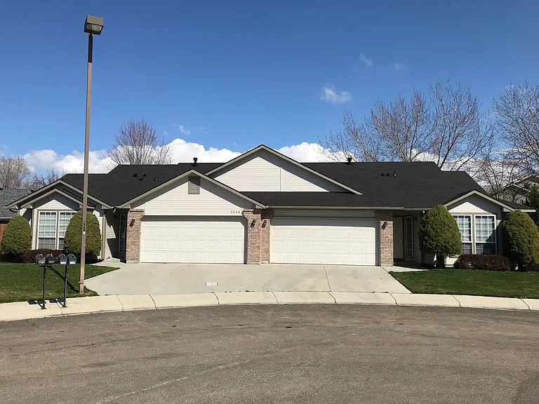 3246 N Mitchell St — Photo 20