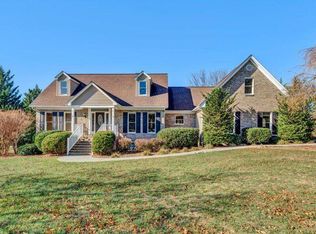 4085 Mountain Pass Rd, Troutville, VA 24175
