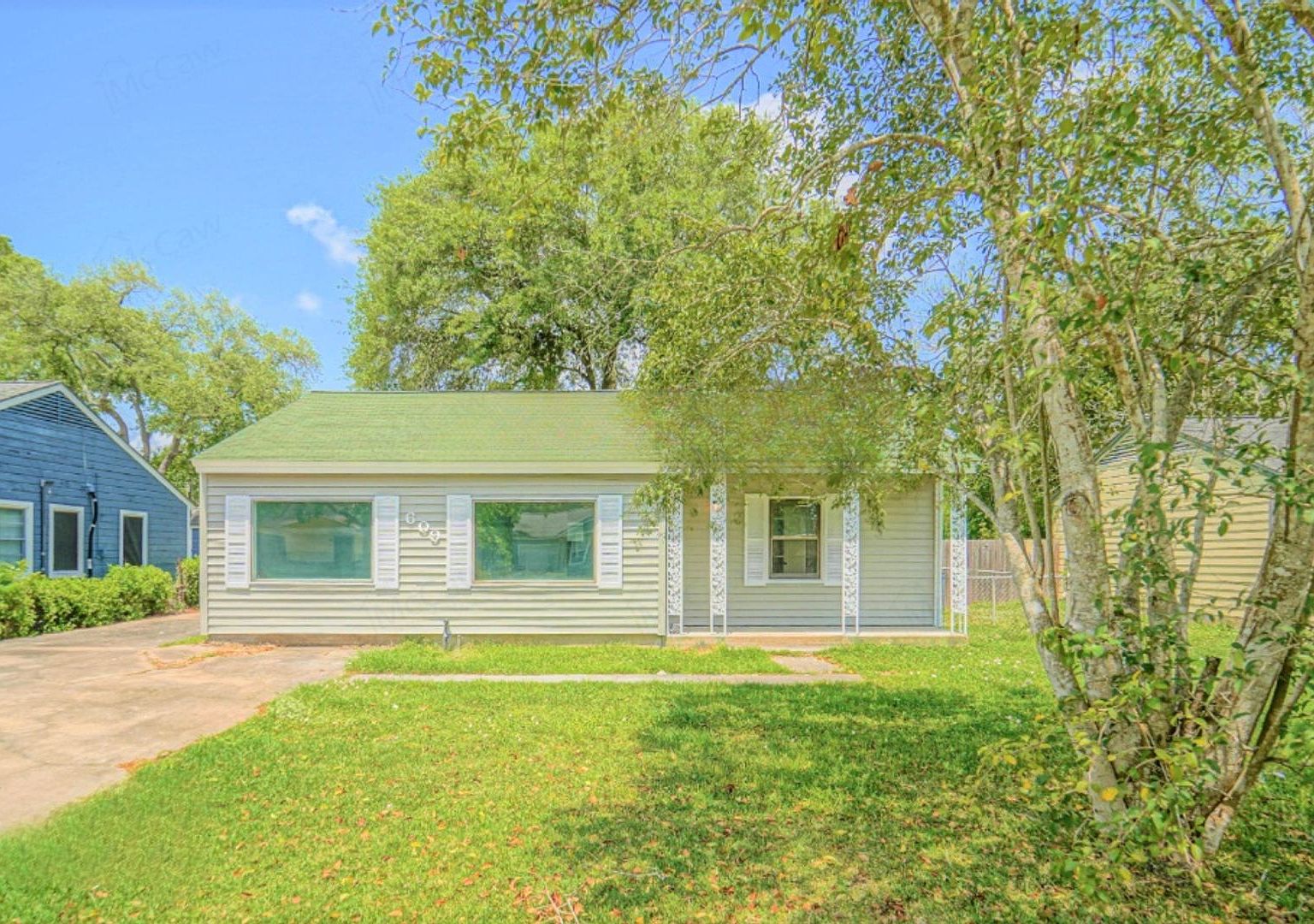 609 E Lorraine St, Angleton, TX 77515 Zillow
