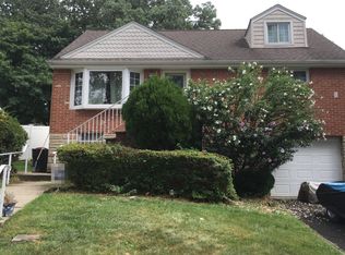794 Ravenhill Pl, Ridgefield, NJ 07657