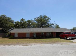 903 Gantt St, Bangs, TX 76823