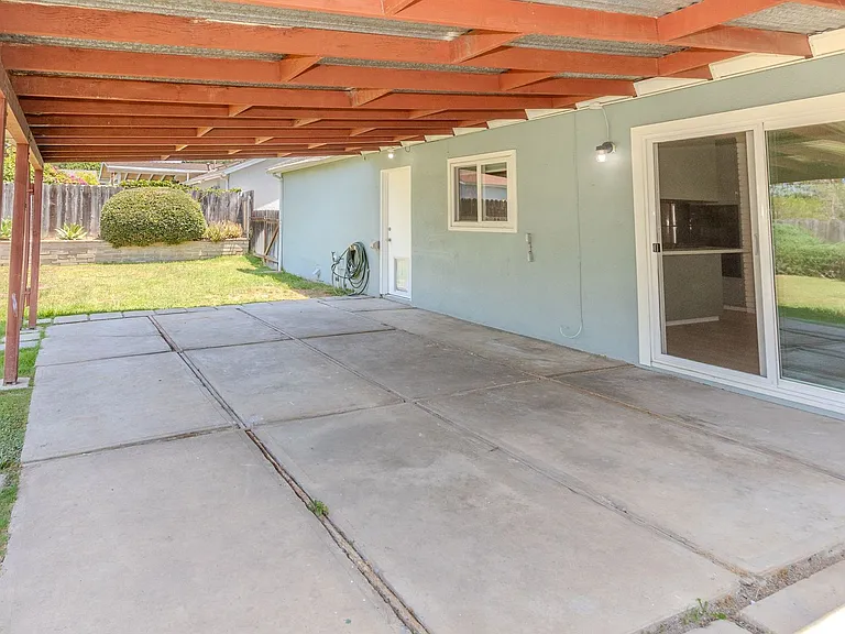 6180 Veemac Ave — Photo 36