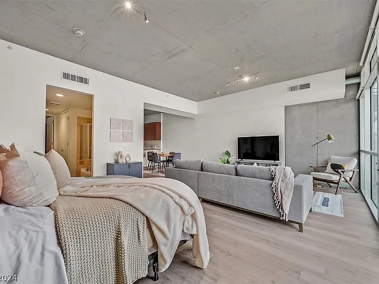 353 E Bonneville Ave #303 — Photo 16
