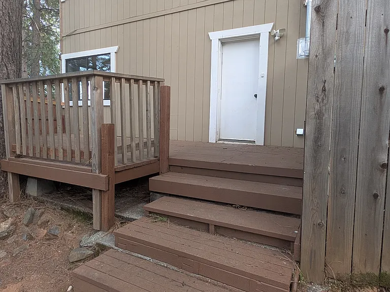 11863 Rainbow Rd — Photo 2