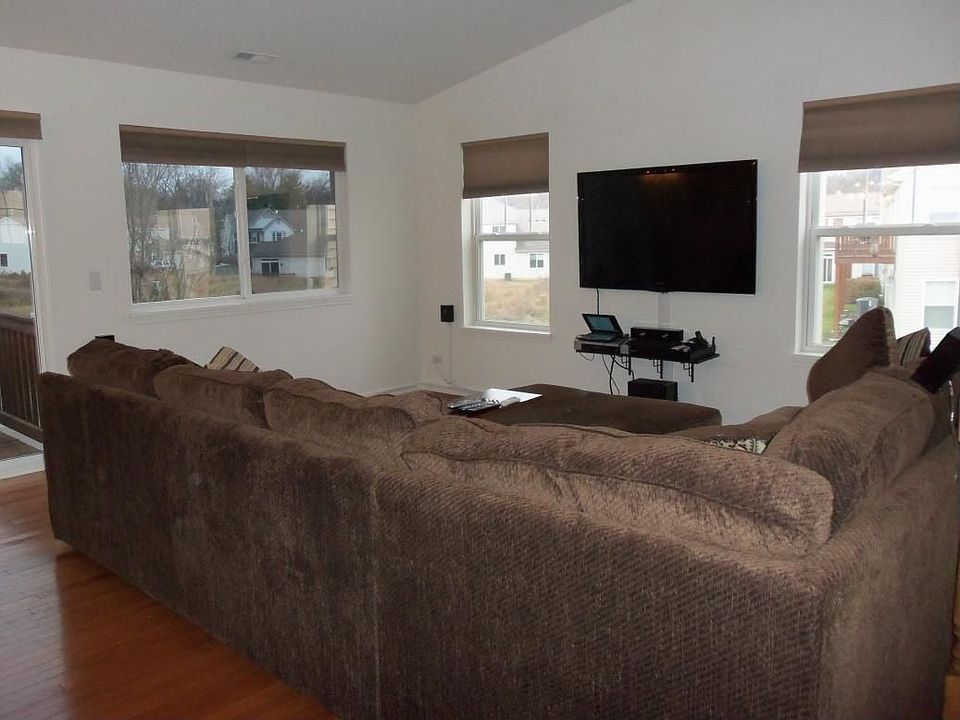 1156 N Oakwood Dr
