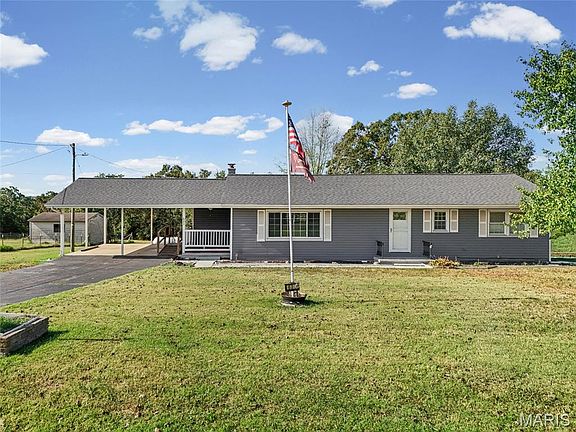 2nd image of 621 College Heights Rd