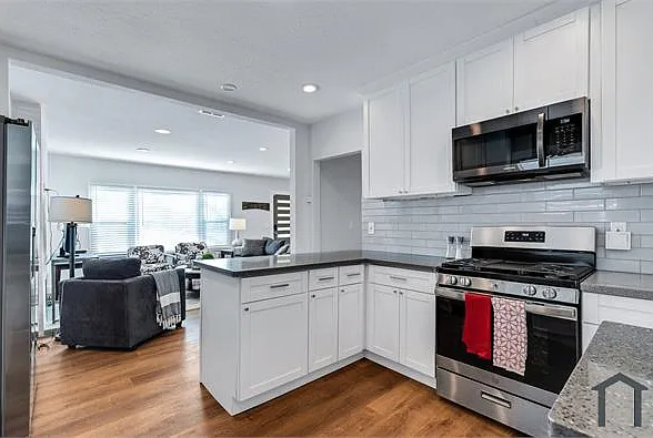 2800 Pine St — Photo 10