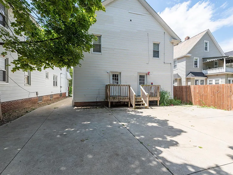 1295 Warren Rd — Photo 21