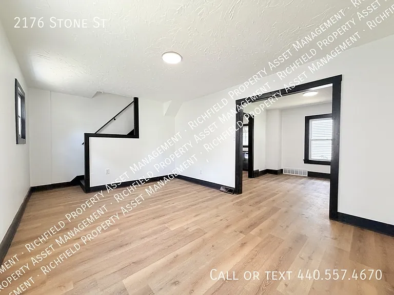 2176 Stone St — Photo 8