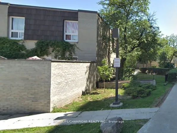 23 Four Winds Dr #14, Toronto, ON M3J 1K7