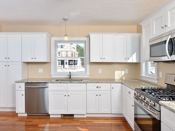 Kitchen - Ample Cabinets