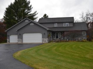 1209 Rough Ct, Roscommon, MI 48653