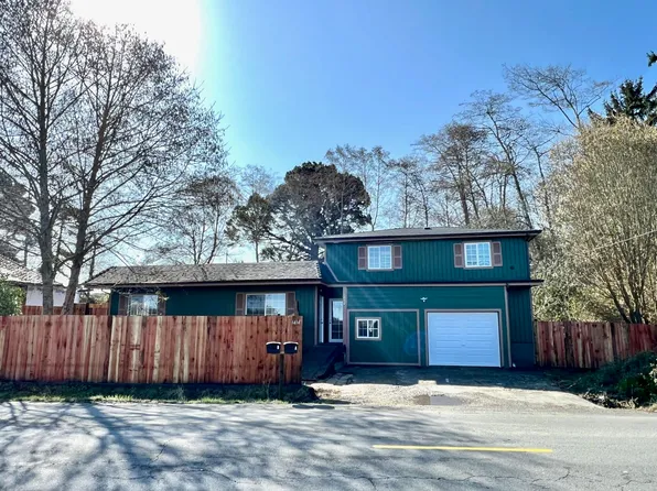 1414 Railroad Dr, McKinleyville, CA 95519