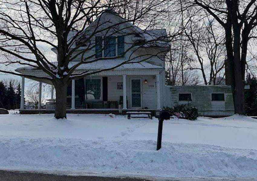 2398 Maple St, Deckerville, MI 48427 | Zillow
