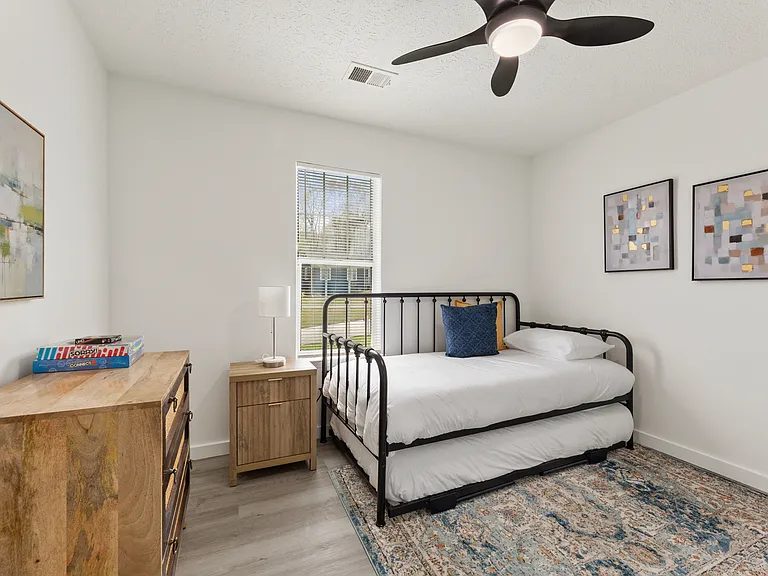 4352 Southvale Dr — Photo 16