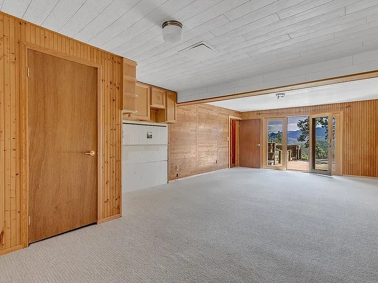 679 Cougar Dr — Photo 7