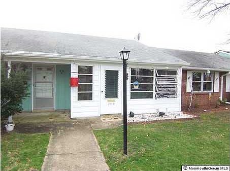 1st image of 40 Cambridge Ct #40D
