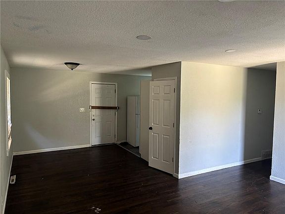 5th image of 3713 Kensington Ave