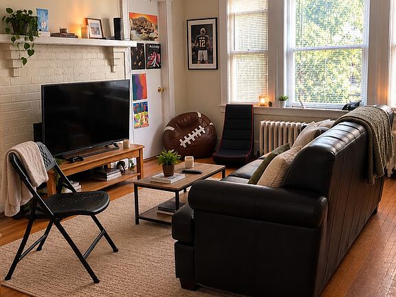 2nd image of 264 Foster St #1D