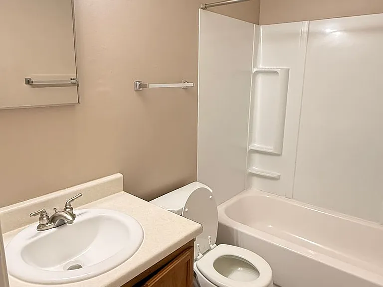 Southdale Square Apartments — Photo 123