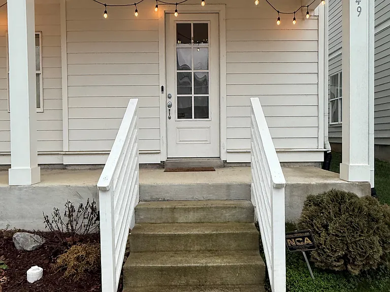 749 Cottage Park Dr — Photo 4