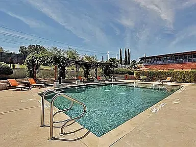 2724 Bond Dr — Photo 9