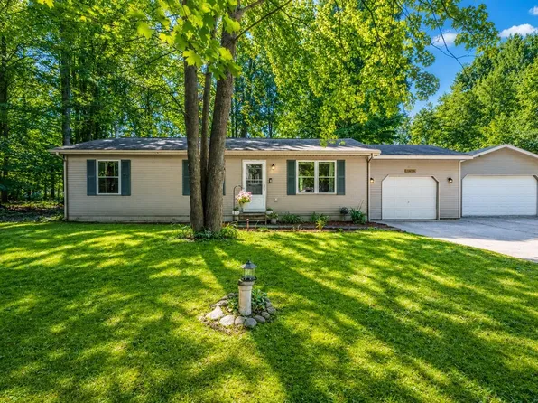 20788 White Oak Dr, Lake Ann, MI 49650