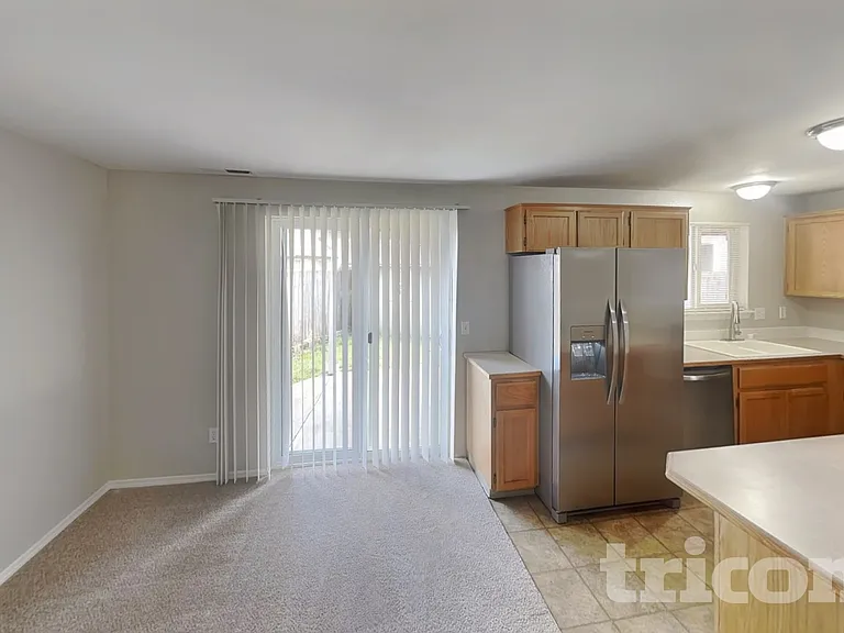 1105 Village Pkwy E — Photo 5