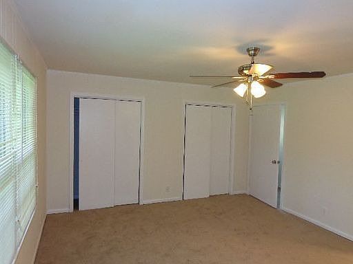 5th image of 3922 Red Oak Dr
