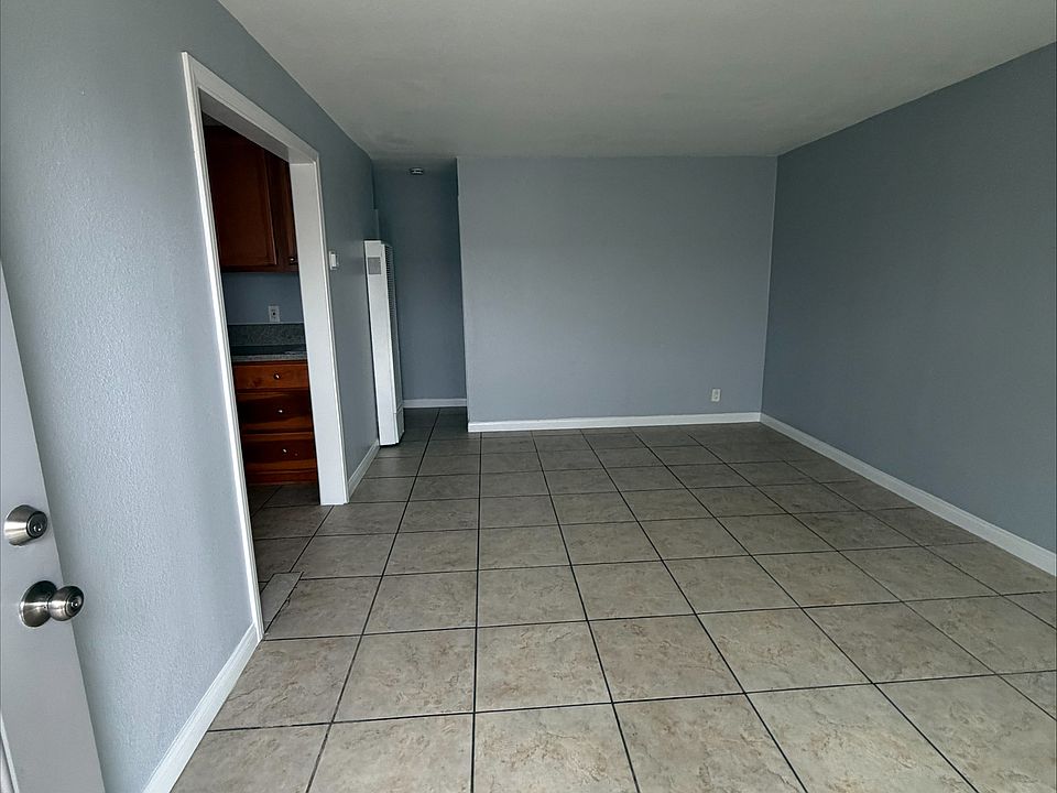 1st image of 4613 Live Oak St #3/4