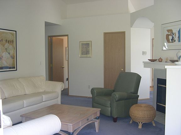 family room w/ fire place