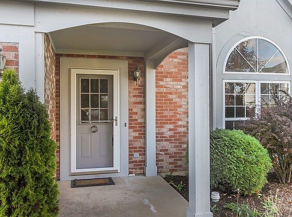2nd image of 1645 Foxmoor Ct