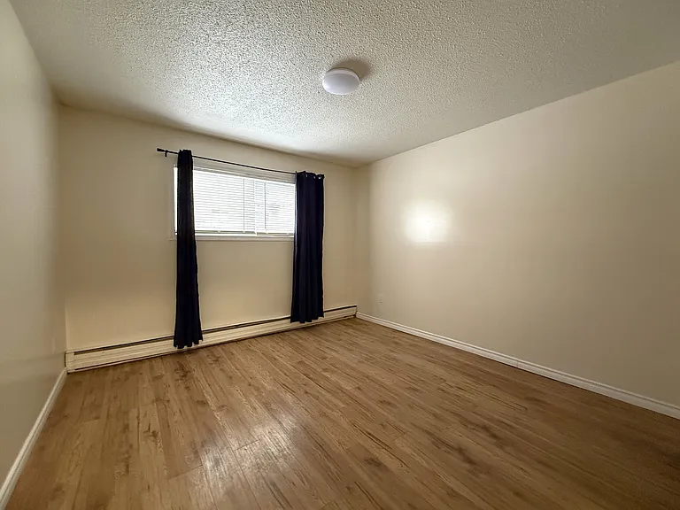 4040 Retallack St — Photo 11