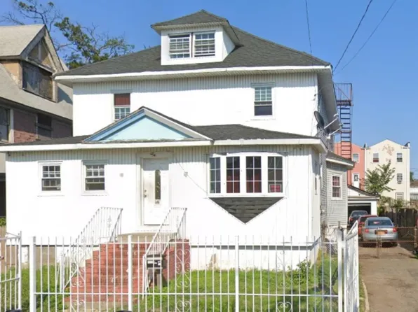 1420 Pinson St, Far Rockaway, NY 11691