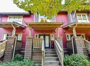 675 Park Cres #112, New Westminster, BC V3L 5W4