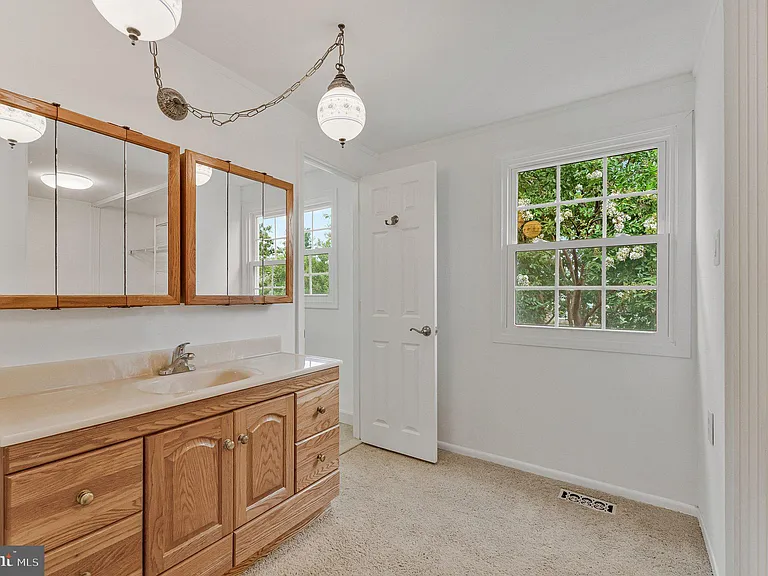 12805 Melvue Ct — Photo 14