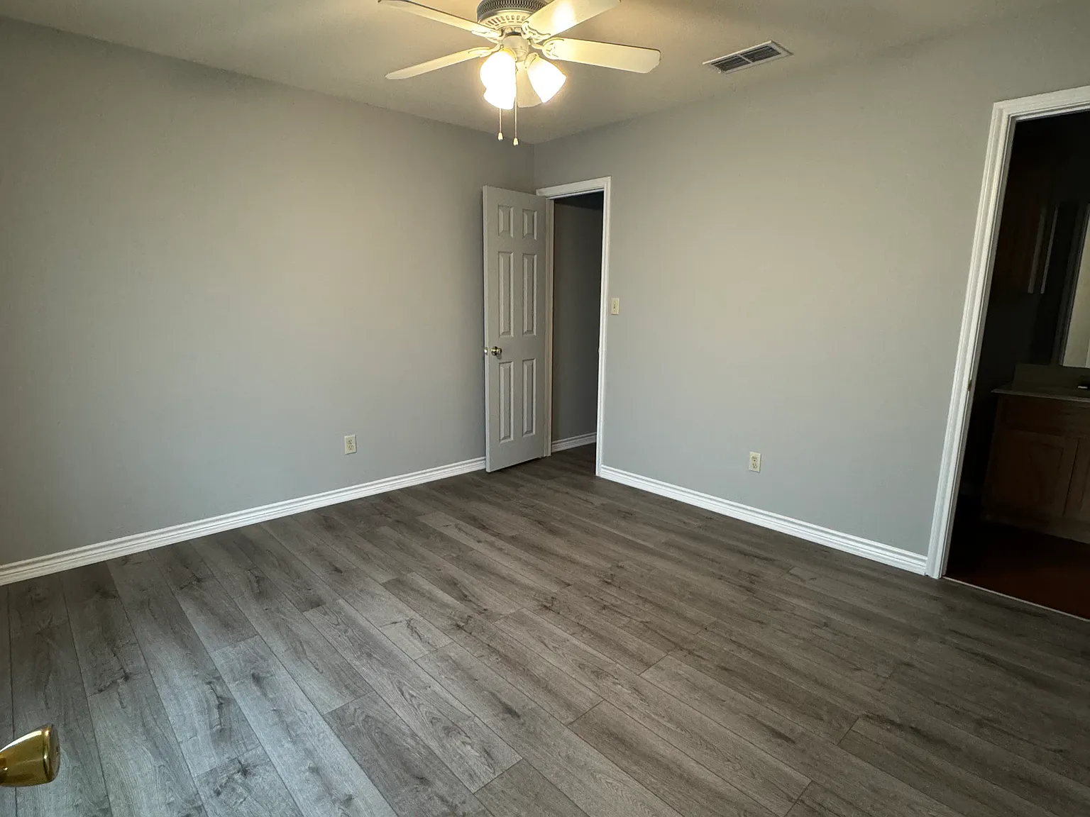 2 bed, $1,400 — Photo 4