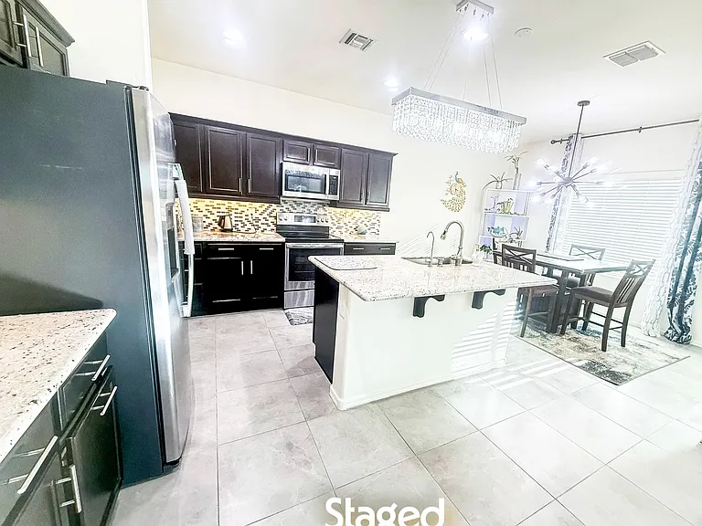 1829 W Spur Dr — Photo 7