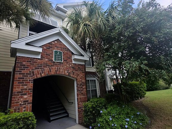 2nd image of 45 Sycamore Ave APT 226