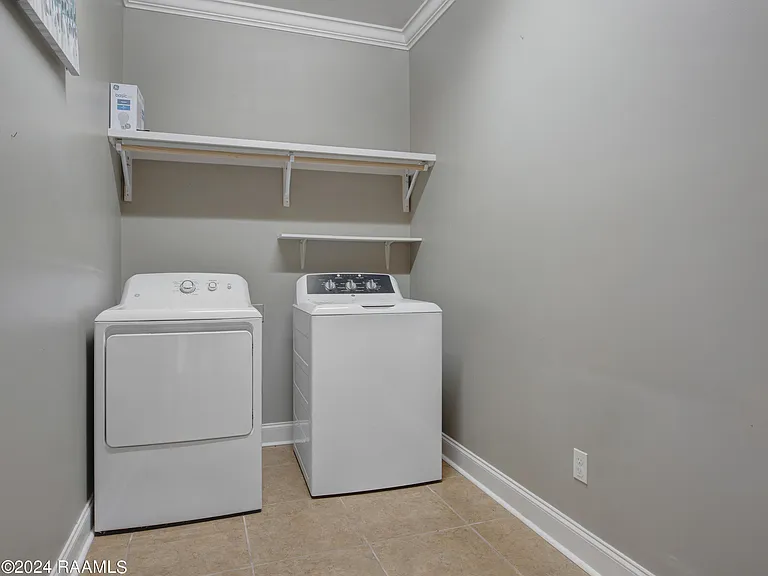 1101 Christopher St — Photo 16